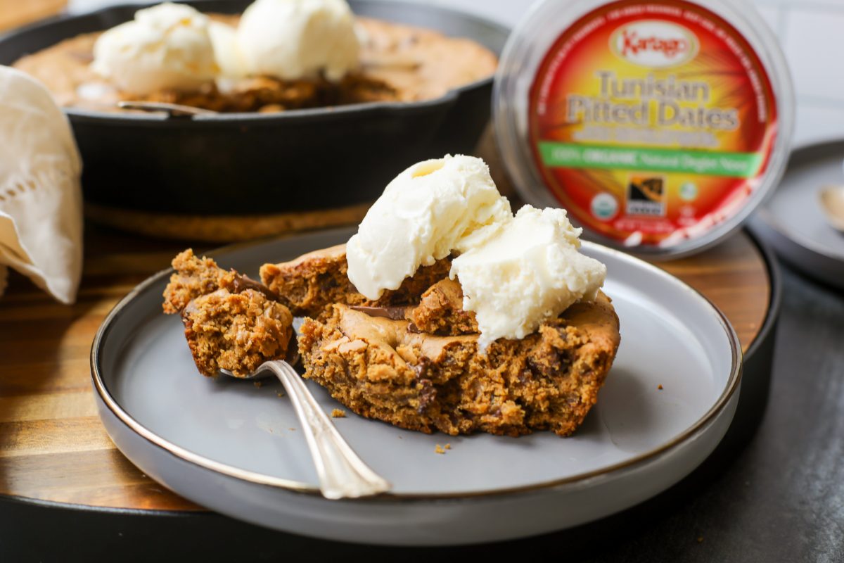 Plant-Based Tahini Date Skillet Cookie